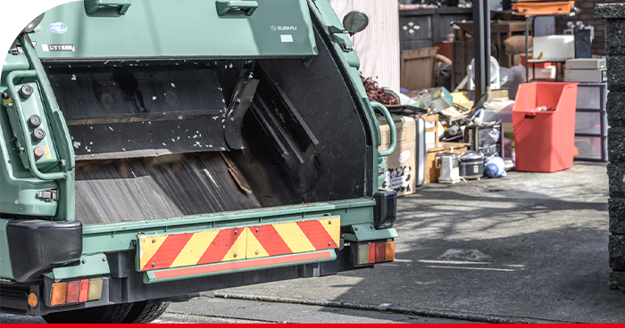 産業廃棄物収集運搬業 INDUSTRIAL WASTE COLLECTION & TRANSPORT